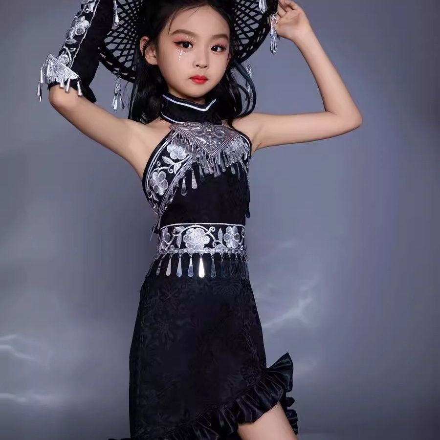 子供用スーツ トレーリングスカート 中国少数民族衣装 ランウ - Ethnic Dress Fashion Show のレビューと価格